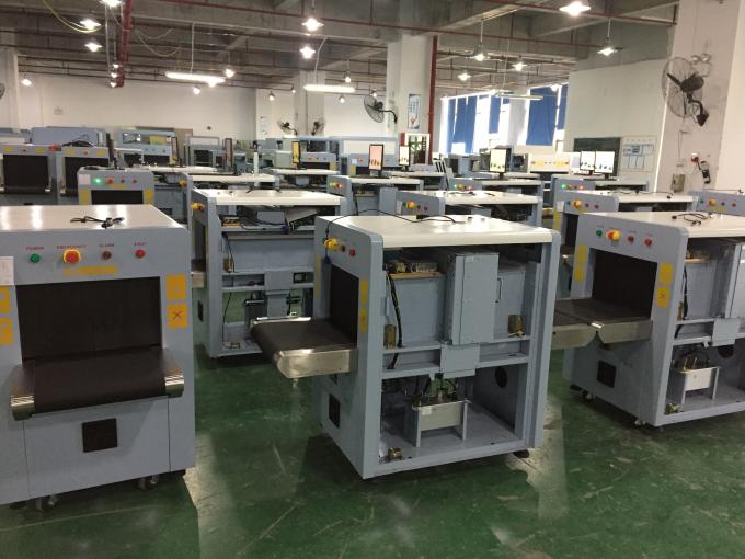 Mały rozmiar tunelu Podwójny wózek energii X Ray Maszyna do kontroli bagażu rejestrowanego